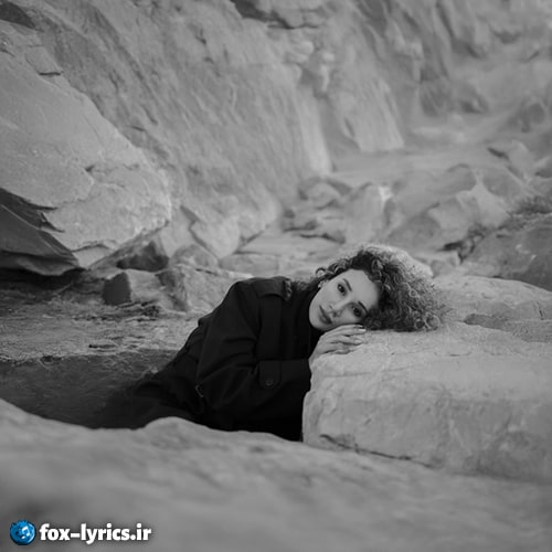 دانلود آهنگ Ben Değilim از Mela Bedel